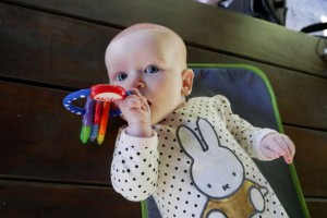 J'aime mettre des choses dans ma bouche