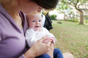 Dans les bras de maman