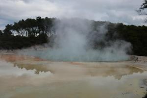 Wai-o-tapu : parc géothermal 