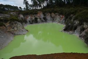 Wai-o-tapu : parc géothermal
