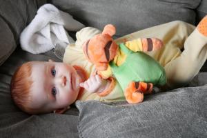 Je joue dans le canapé