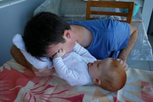 Papa joue, j'aime bien!