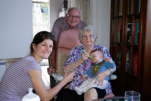 Repas avec une arrière-grand-mère comblée, mon grand-oncle