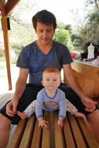 Je suis plutôt souple, ça a des avantages le statut de bébé.