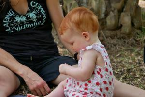 Jeu avec maman. Découvertes.