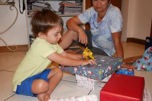 Ouverture de cadeaux pour Antoine