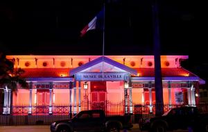 Place des cocotiers : illuminations de Noel