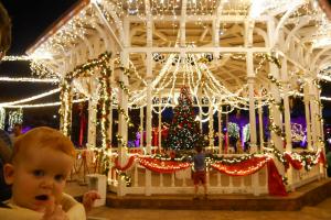 Place des cocotiers : illuminations de Noel