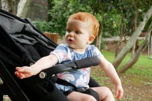 Toujours en avant dans la poussette