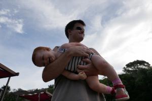 Papa aime me chatouiller