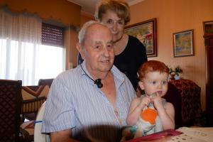 Avec mon arrière grand mère et mon arrière grand père.