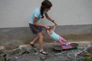 Oups, quelle idée de monter sur un truc avec des roues !