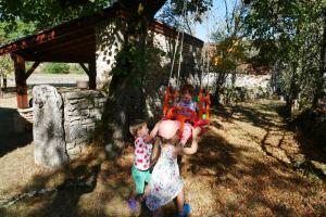 La balançoire c'est toujours mieux à plusieurs