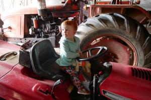 Après les tracteurs, la tondeuse. 