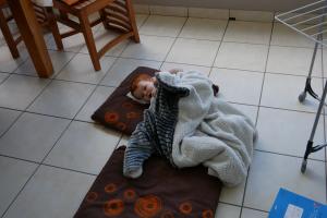 A la maison, j'aime jouer avec tout ce qui est doux :)