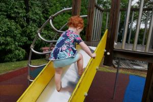 Les toboggans, c'est pratique parce que c'est bien dans les deux sens !