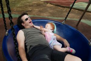 Puis balancelle avec papa