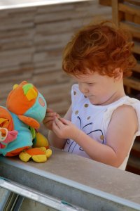 Je joue beaucoup avec mes doudous !