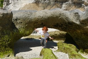 Jeux et baignade à la plage de Pédé