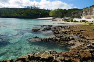 Jeux et baignade à la plage de Pédé