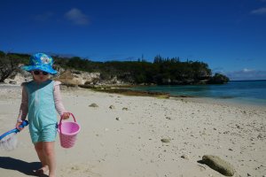 Jeux et baignade à la plage de Pédé