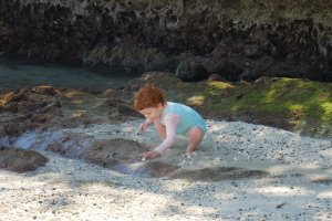 Jeux et baignade à la plage de Pédé