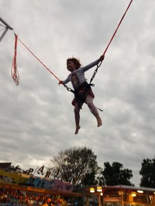 Je joue à l'elastique