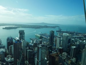 Depuis la Sky Tower - Port et Rangitoto island au loin où nous sommes allés le lendemain
